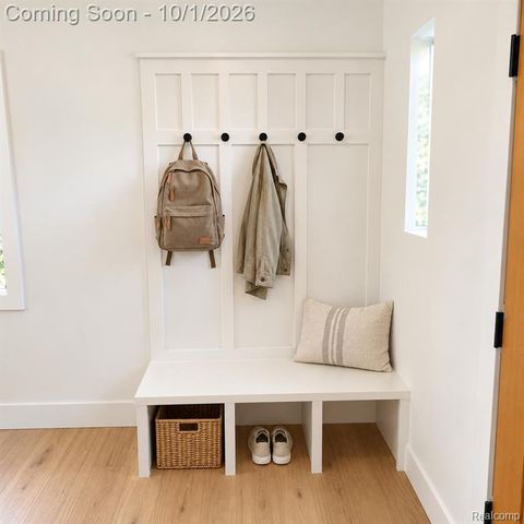21731 Edmunton Street, Saint Clair Shores, MI 48080