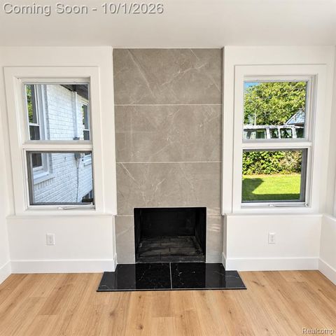 21731 Edmunton Street, Saint Clair Shores, MI 48080