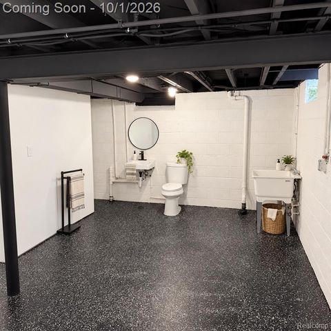 21731 Edmunton Street, Saint Clair Shores, MI 48080