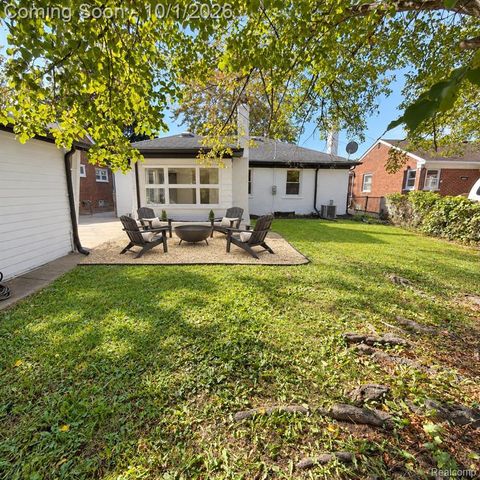 21731 Edmunton Street, Saint Clair Shores, MI 48080