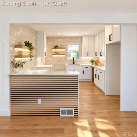 21731 Edmunton Street, Saint Clair Shores, MI 48080