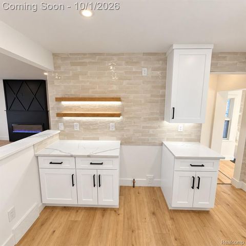 21731 Edmunton Street, Saint Clair Shores, MI 48080
