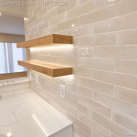 21731 Edmunton Street, Saint Clair Shores, MI 48080