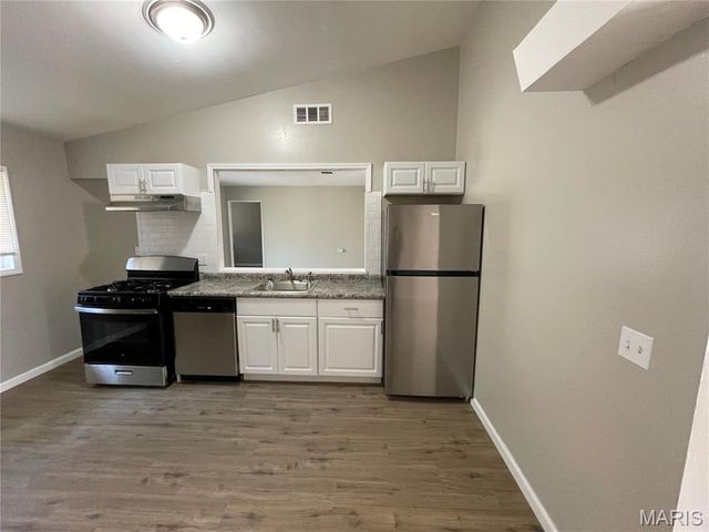 415 Waterford Drive, Florissant, MO 63033