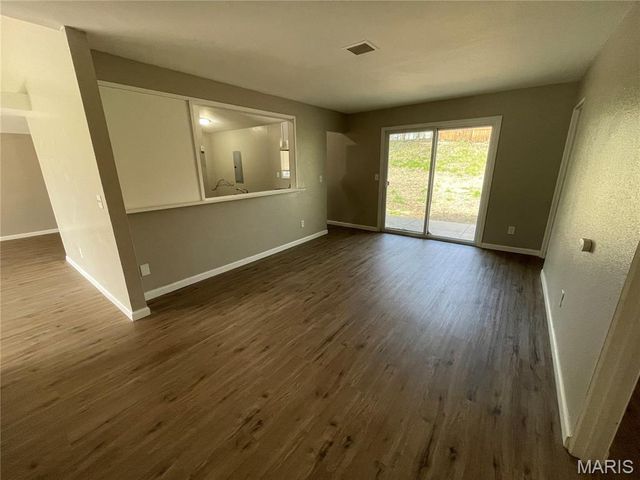 415 Waterford Drive, Florissant, MO 63033
