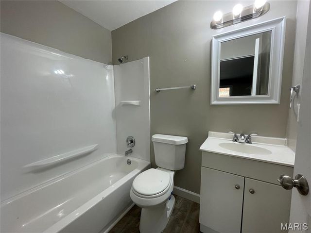 415 Waterford Drive, Florissant, MO 63033