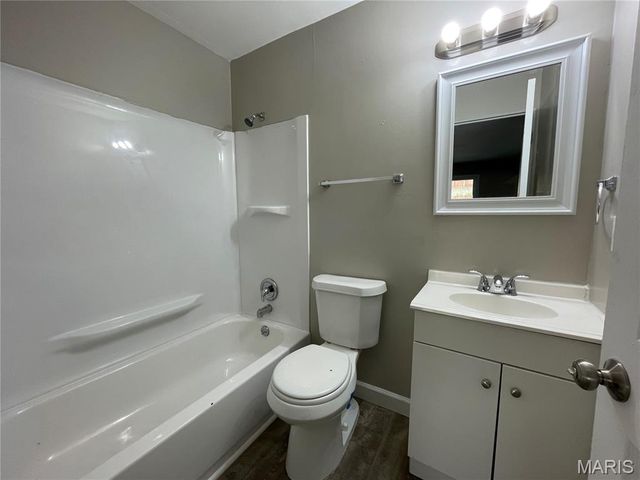 415 Waterford Drive, Florissant, MO 63033