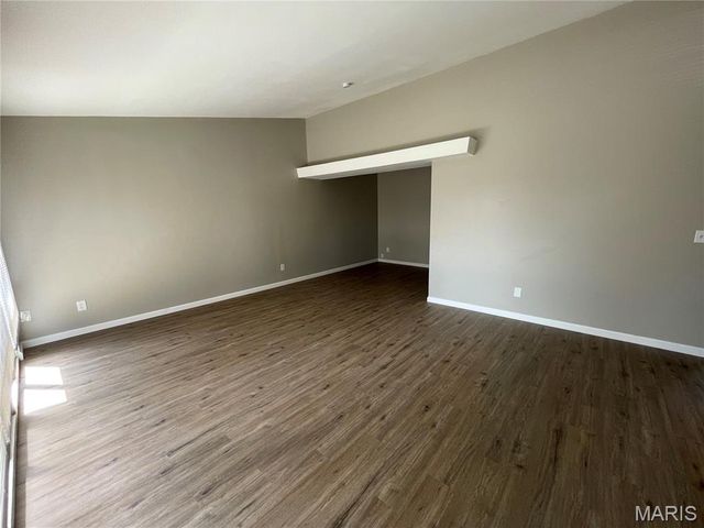 415 Waterford Drive, Florissant, MO 63033