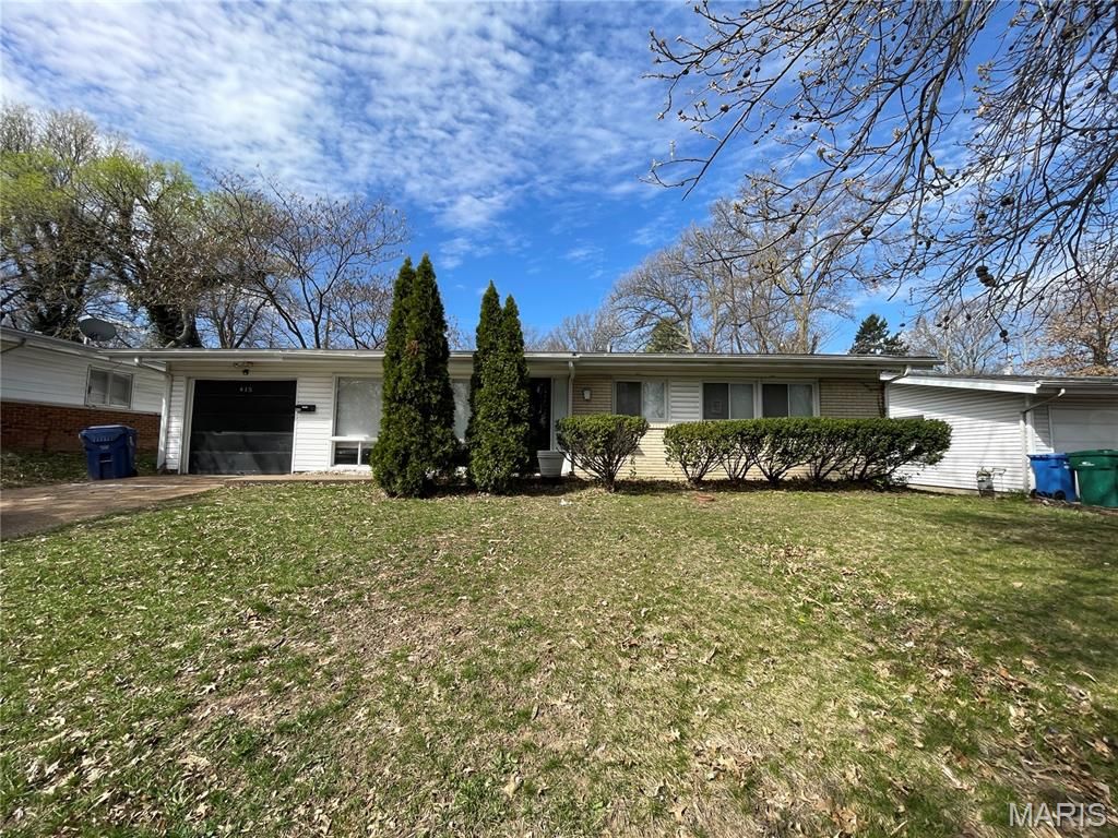 415 Waterford Drive, Florissant, MO 63033