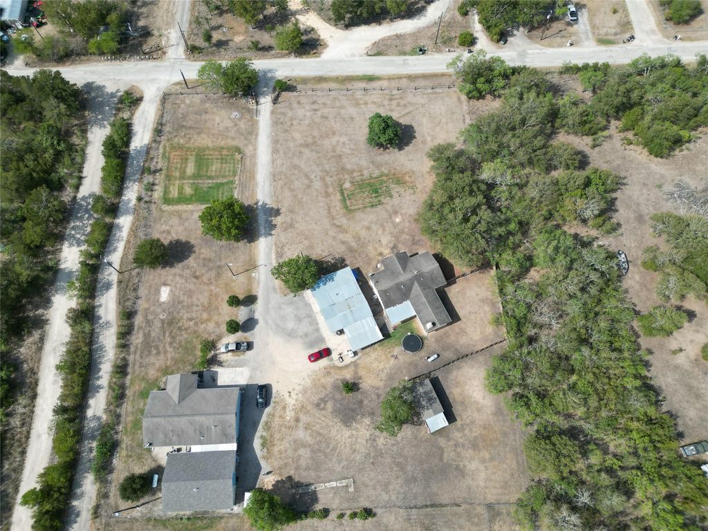 622 Longhollow RD, Dale, TX 78616