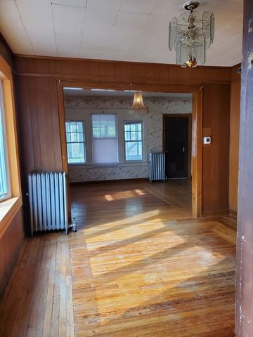 75-77 Orange St, Springfield, MA 01108