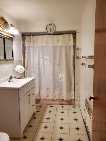 75-77 Orange St, Springfield, MA 01108
