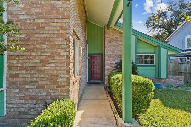 7715 Candlegreen Lane, Houston, TX 77071