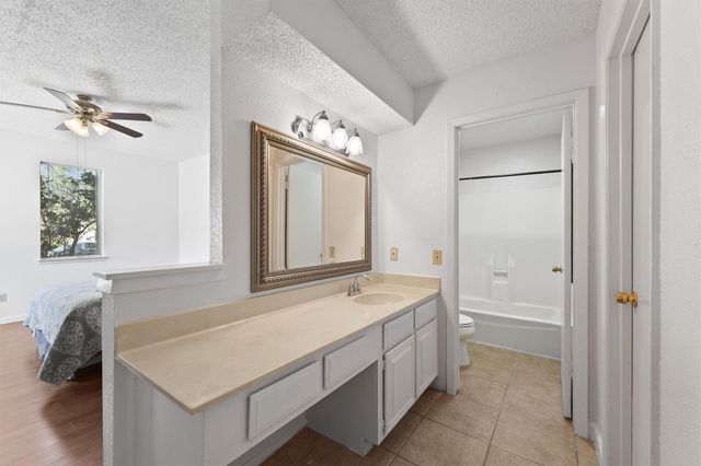 7715 Candlegreen Lane, Houston, TX 77071