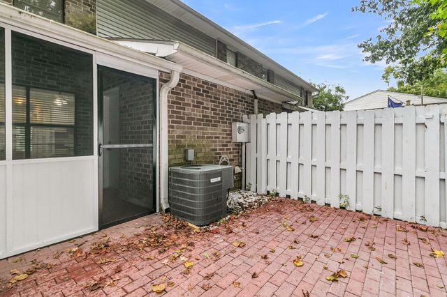 6239 Lucille Drive Drive 17-D, North Charleston, SC 29406