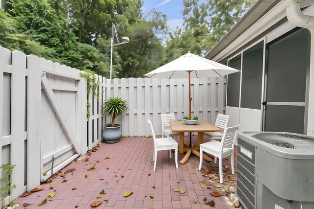 6239 Lucille Drive Drive 17-D, North Charleston, SC 29406