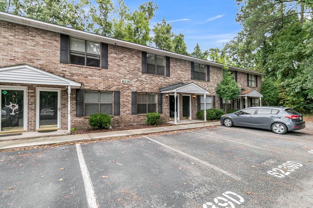 6239 Lucille Drive Drive 17-D, North Charleston, SC 29406