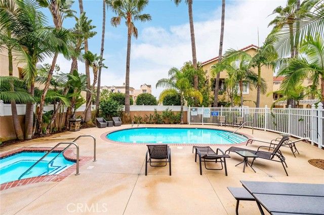 16912 Sims Lane 103, Huntington Beach, CA 92649