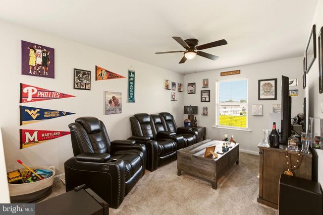 1452 FALCON LN, Chambersburg, PA 17202