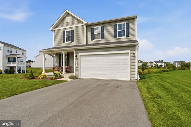1452 FALCON LN, Chambersburg, PA 17202