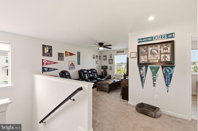 1452 FALCON LN, Chambersburg, PA 17202