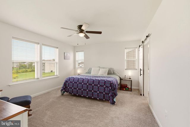 1452 FALCON LN, Chambersburg, PA 17202