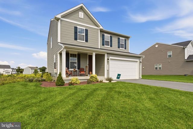 1452 FALCON LN, Chambersburg, PA 17202