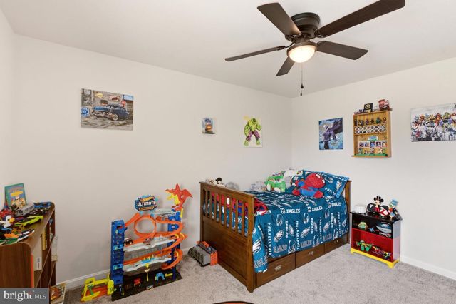 1452 FALCON LN, Chambersburg, PA 17202