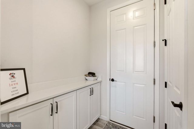 1452 FALCON LN, Chambersburg, PA 17202