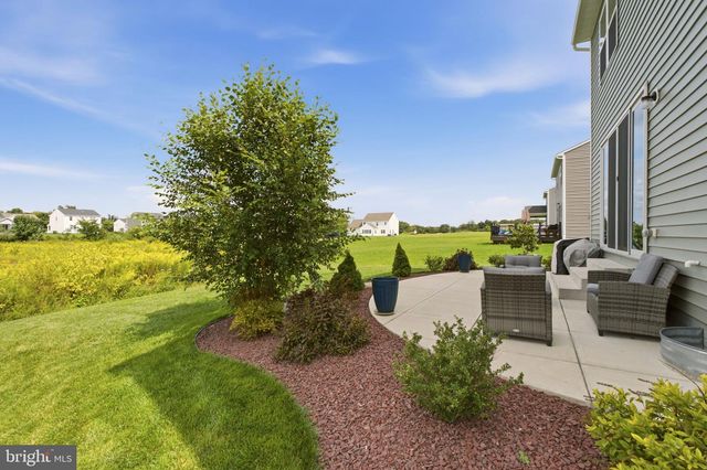 1452 FALCON LN, Chambersburg, PA 17202