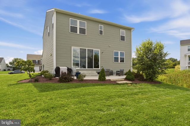 1452 FALCON LN, Chambersburg, PA 17202