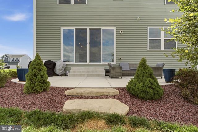 1452 FALCON LN, Chambersburg, PA 17202