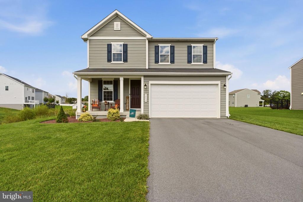 1452 FALCON LN, Chambersburg, PA 17202