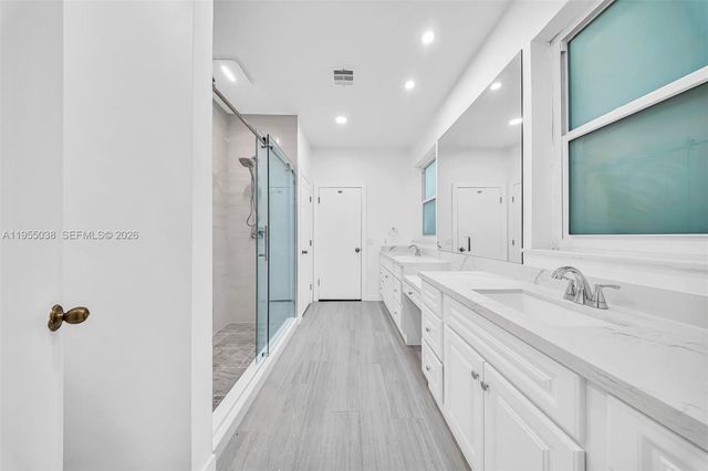 520 Morningside Dr, Miami Springs, FL 33166