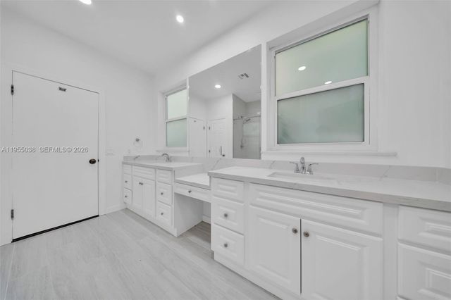 520 Morningside Dr, Miami Springs, FL 33166