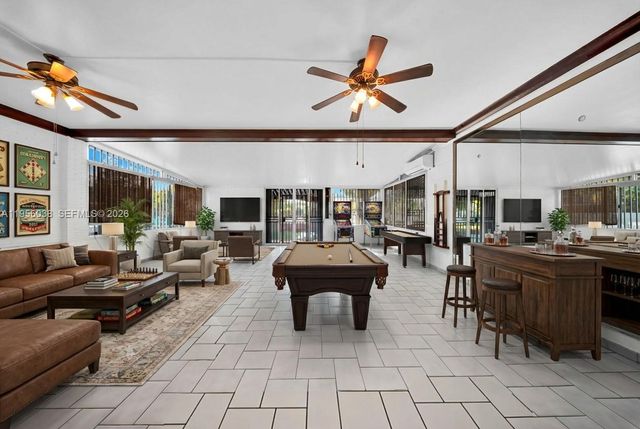 520 Morningside Dr, Miami Springs, FL 33166