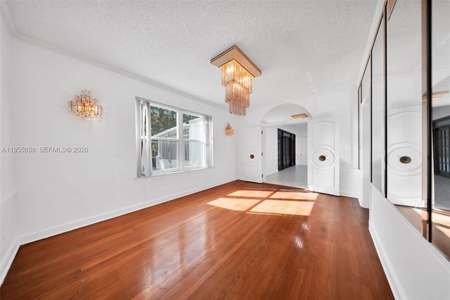 520 Morningside Dr, Miami Springs, FL 33166