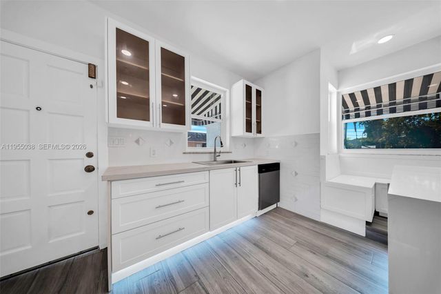 520 Morningside Dr, Miami Springs, FL 33166