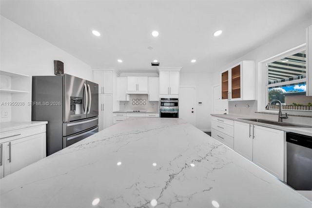 520 Morningside Dr, Miami Springs, FL 33166