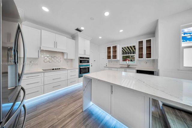 520 Morningside Dr, Miami Springs, FL 33166