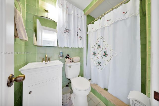 520 Morningside Dr, Miami Springs, FL 33166