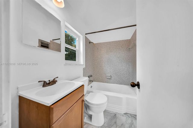 520 Morningside Dr, Miami Springs, FL 33166