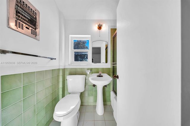 520 Morningside Dr, Miami Springs, FL 33166