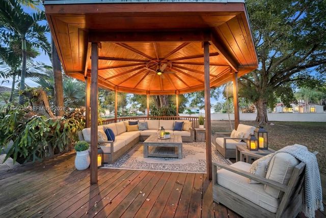 520 Morningside Dr, Miami Springs, FL 33166