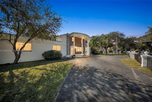 520 Morningside Dr, Miami Springs, FL 33166