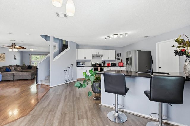 10824 Irish Glen Trail, Fort Worth, TX 76052