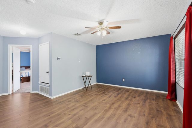 10824 Irish Glen Trail, Fort Worth, TX 76052