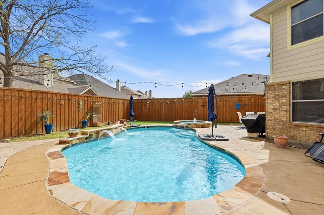 10824 Irish Glen Trail, Fort Worth, TX 76052