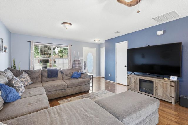 10824 Irish Glen Trail, Fort Worth, TX 76052