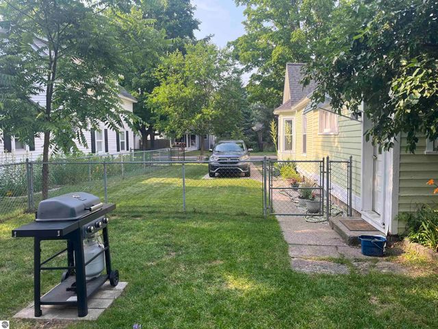 136 E Fifteenth Street, Traverse City, MI 49684